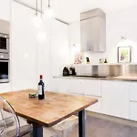 Design Loft Bocconi Διαμέρισμα *